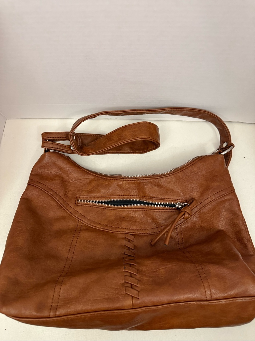 Everyday Tan Leather Shoulder Bag with Front Zip